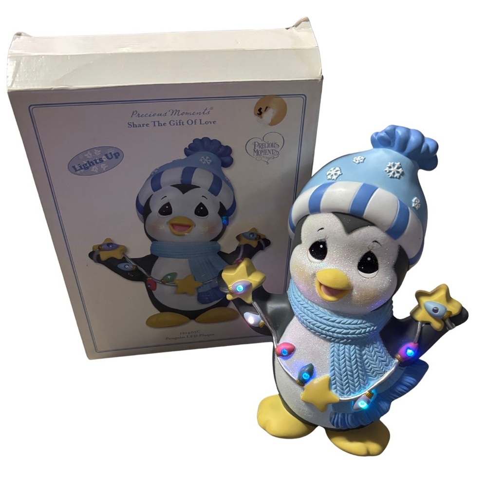 Precious Moments Penguin LED Light Up Share The Gift Of Love New - Open Box Xmas